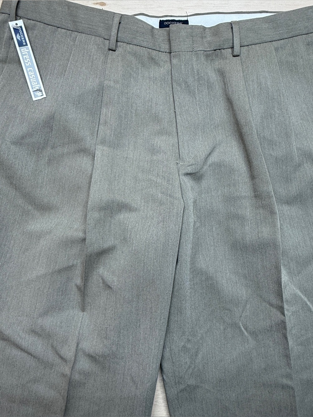 NWT Dockers Mens Dress Casual Pleated Pants Gray Size 40x32 Cuffed Hem - Picture 2 of 7